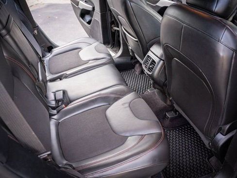 Used 2018 Jeep Cherokee Trailhawk w/ Cold Weather Group image 30