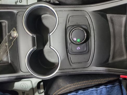Used 2019 GMC Terrain SLE FWD image 19