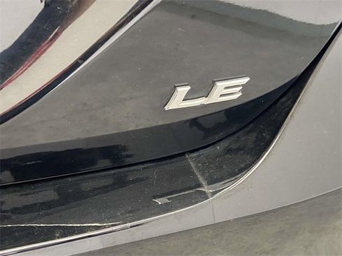 Used 2023 Toyota Camry LE image 12