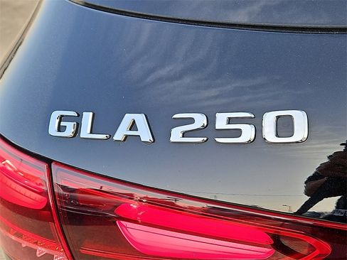 Certified 2025 Mercedes-Benz GLA 250 image 14