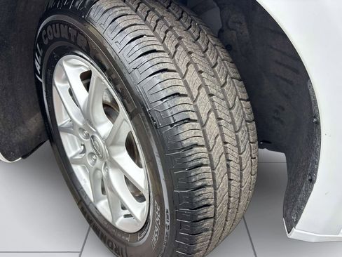 Used 2023 Chrysler Pacifica Touring-L FWD image 10