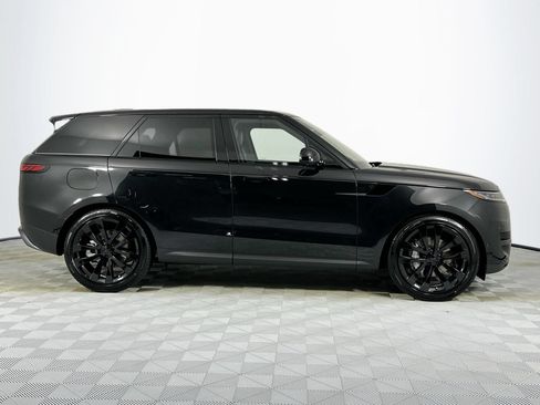Used 2026 Land Rover Range Rover Sport SE AWD/4WD image 4