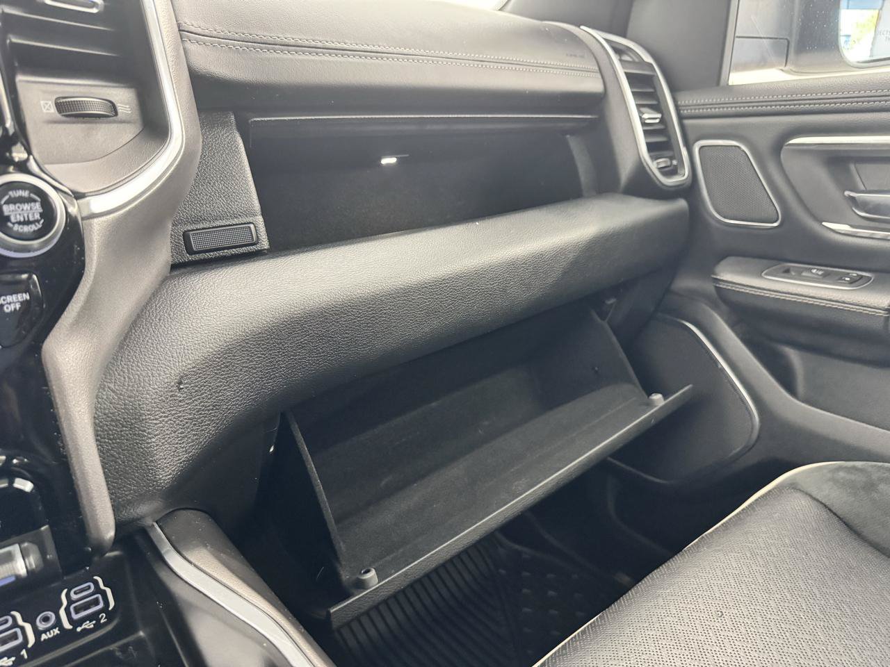 Used 2021 RAM 1500 Laramie AWD/4WD image 27