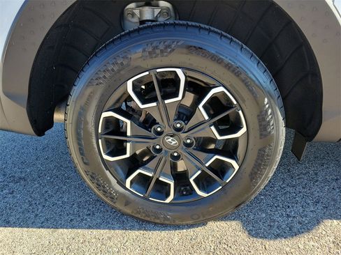 Used 2023 Hyundai Santa Cruz SE image 5