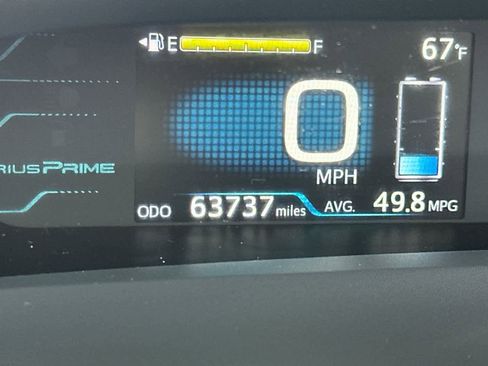 Used 2017 Toyota Prius Prime Premium image 30