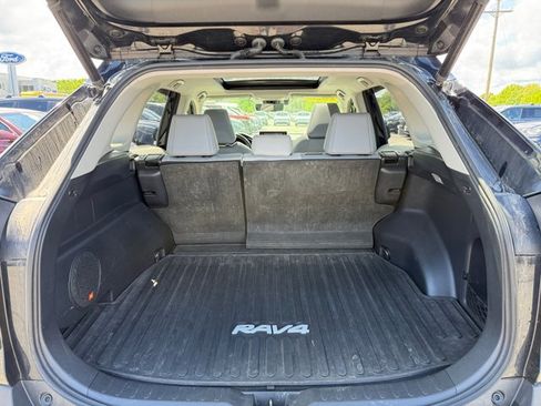 Used 2020 Toyota RAV4 Limited AWD/4WD image 34