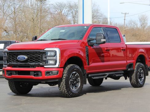 Used 2024 Ford F250 Lariat w/ Tremor Off-Road Package image 4