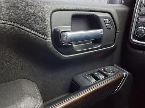 Used 2021 Chevrolet Silverado 1500 LT w/ Z71 Off-Road Package image 18