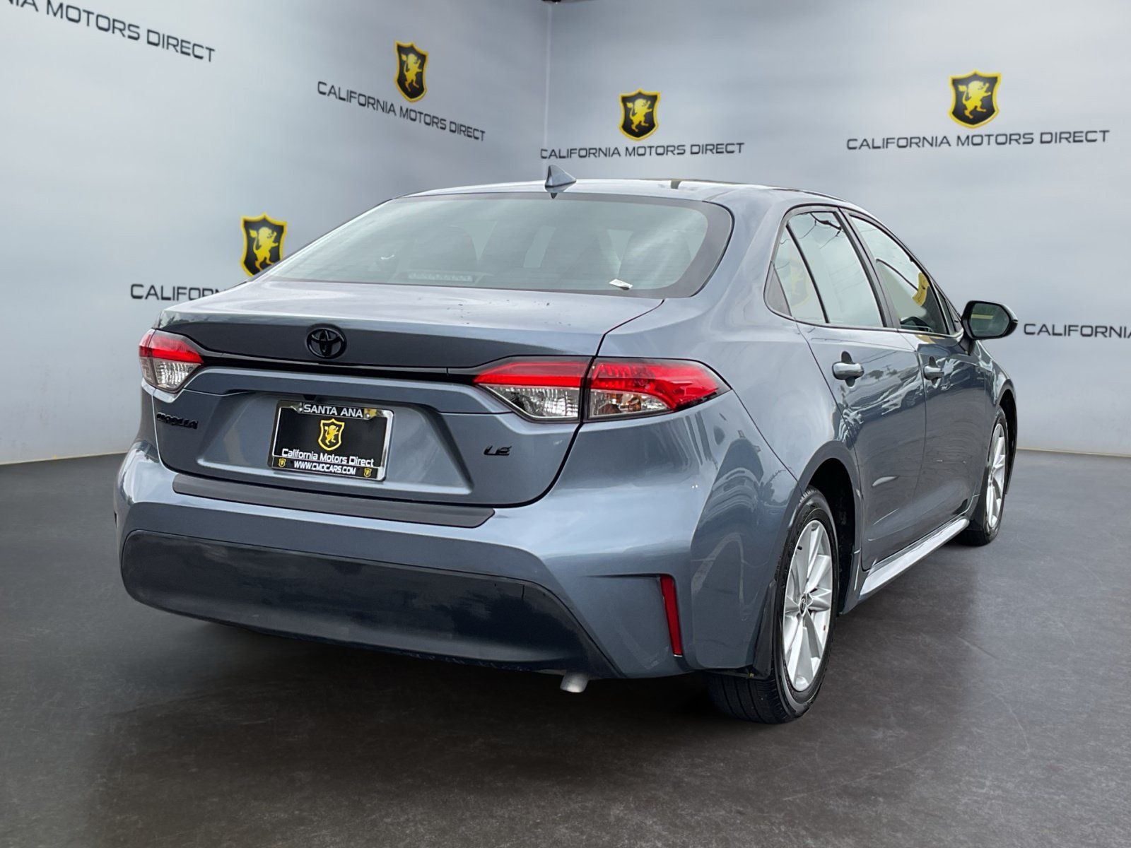 Used 2025 Toyota Corolla LE w/ LE Premium Package FWD image 5