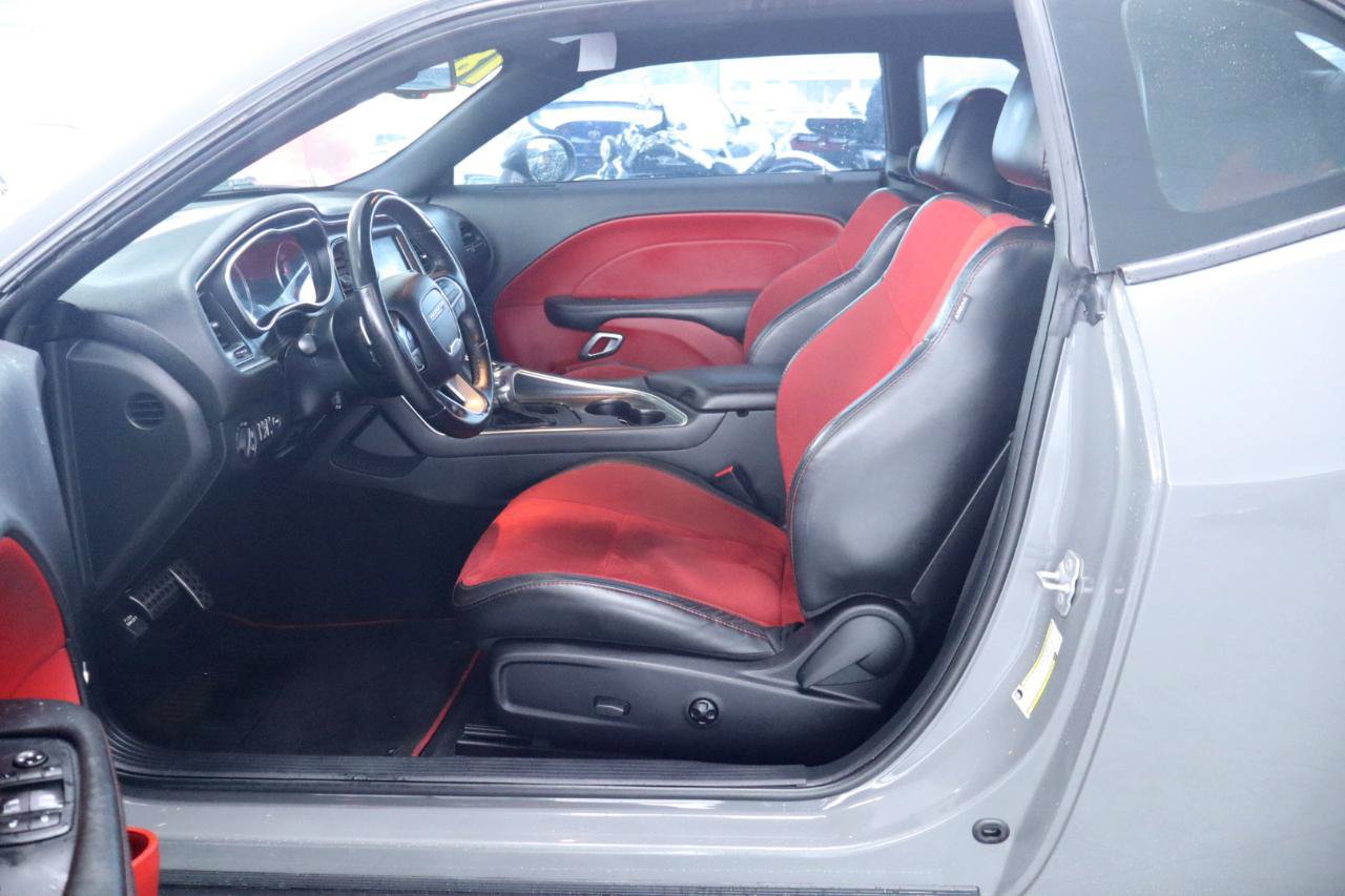 Used 2018 Dodge Challenger R/T Scat Pack w/ Dynamics Package RWD image 18