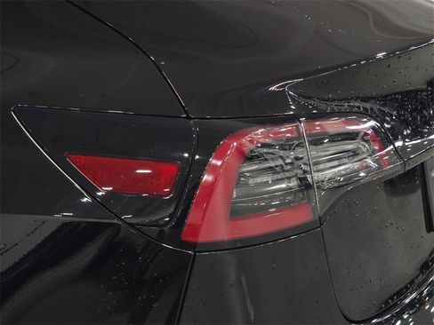 Used 2022 Tesla Model 3 image 29