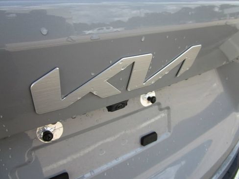 Used 2025 Kia Sorento S w/ Panoramic Sunroof Package FWD image 14