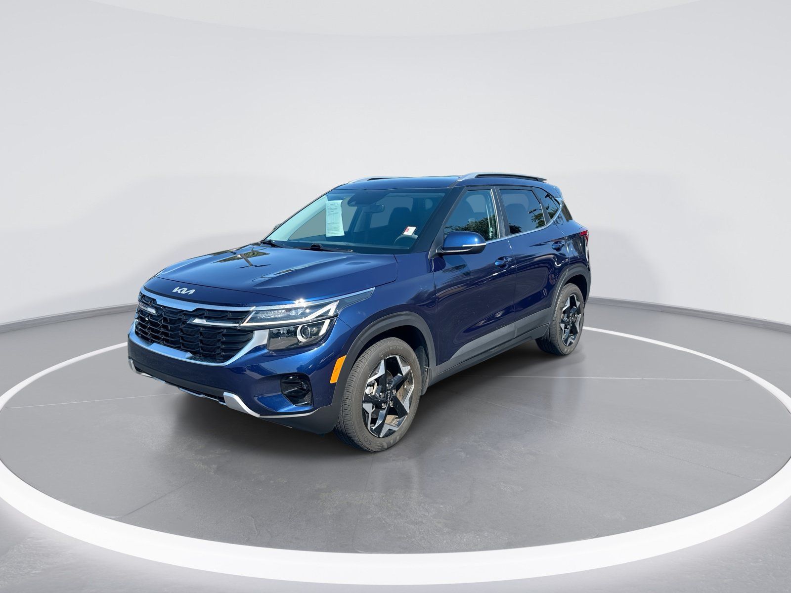 Used 2024 Kia Seltos EX FWD image 5