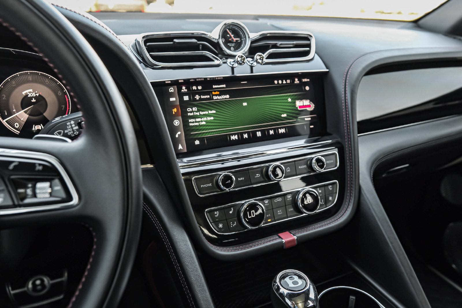 Used 2021 Bentley Bentayga Speed AWD/4WD image 29