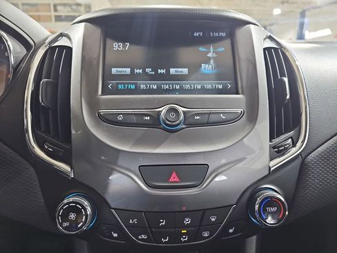 Certified 2018 Chevrolet Cruze LT w/ LT Convenience Package image 23