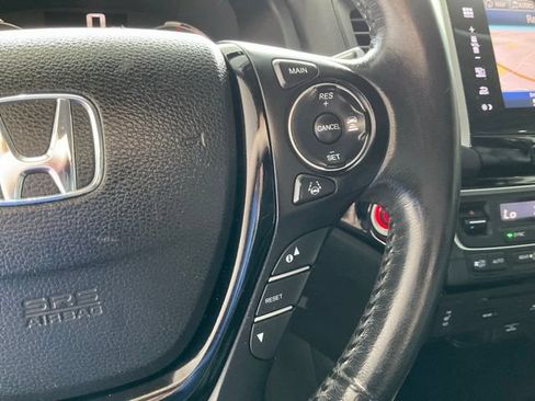 Used 2016 Honda Pilot Touring image 12