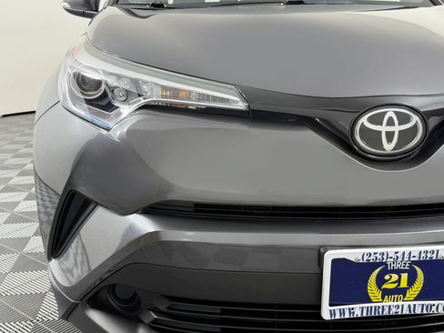 Used 2018 Toyota C-HR XLE FWD image 4