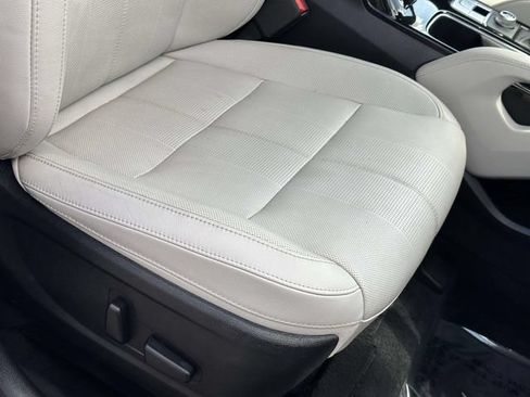 Used 2020 Kia Telluride EX w/ EX Premium Package FWD image 10