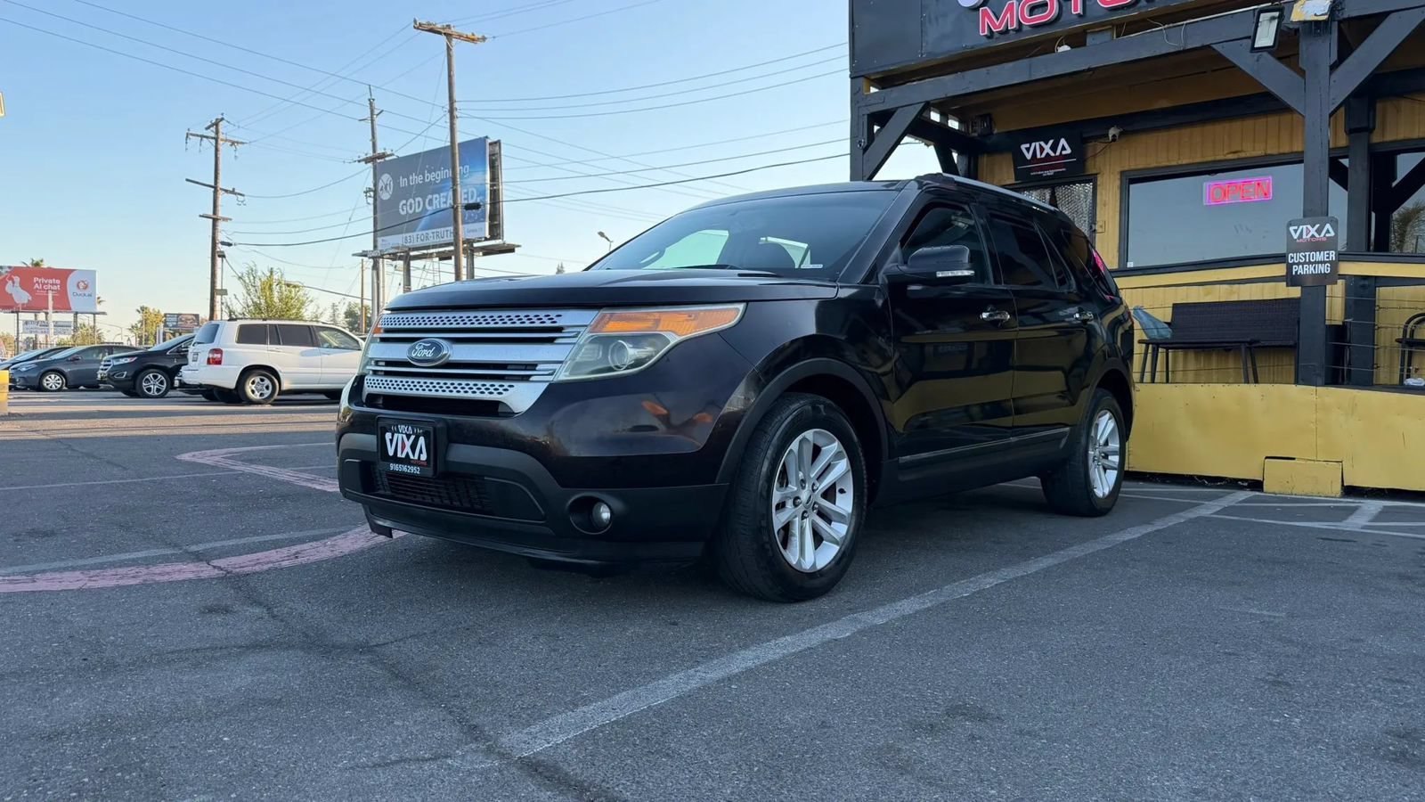 Used 2014 Ford Explorer XLT w/ Equipment Group 201A FWD image 1