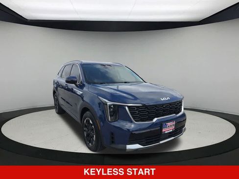 Used 2025 Kia Sorento S FWD image 8