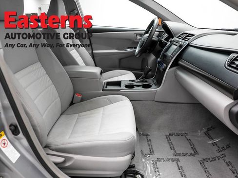 Used 2015 Toyota Camry LE FWD image 23