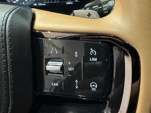 Used 2025 Land Rover Range Rover Velar Dynamic HSE AWD/4WD image 17