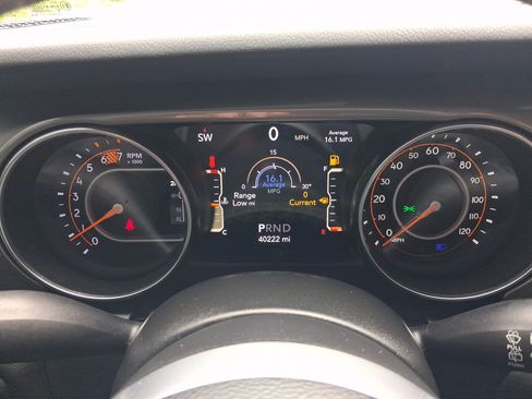 Used 2023 Jeep Wrangler Unlimited Sahara w/ LED Lighting Group AWD/4WD image 22
