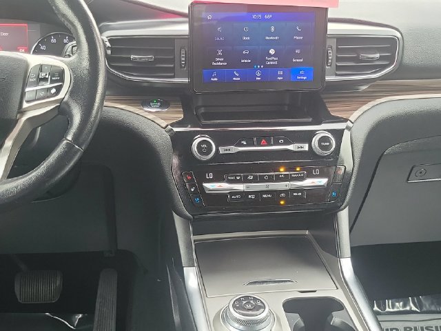 Used 2021 Ford Explorer Limited w/ Equipment Group 301A AWD/4WD image 29