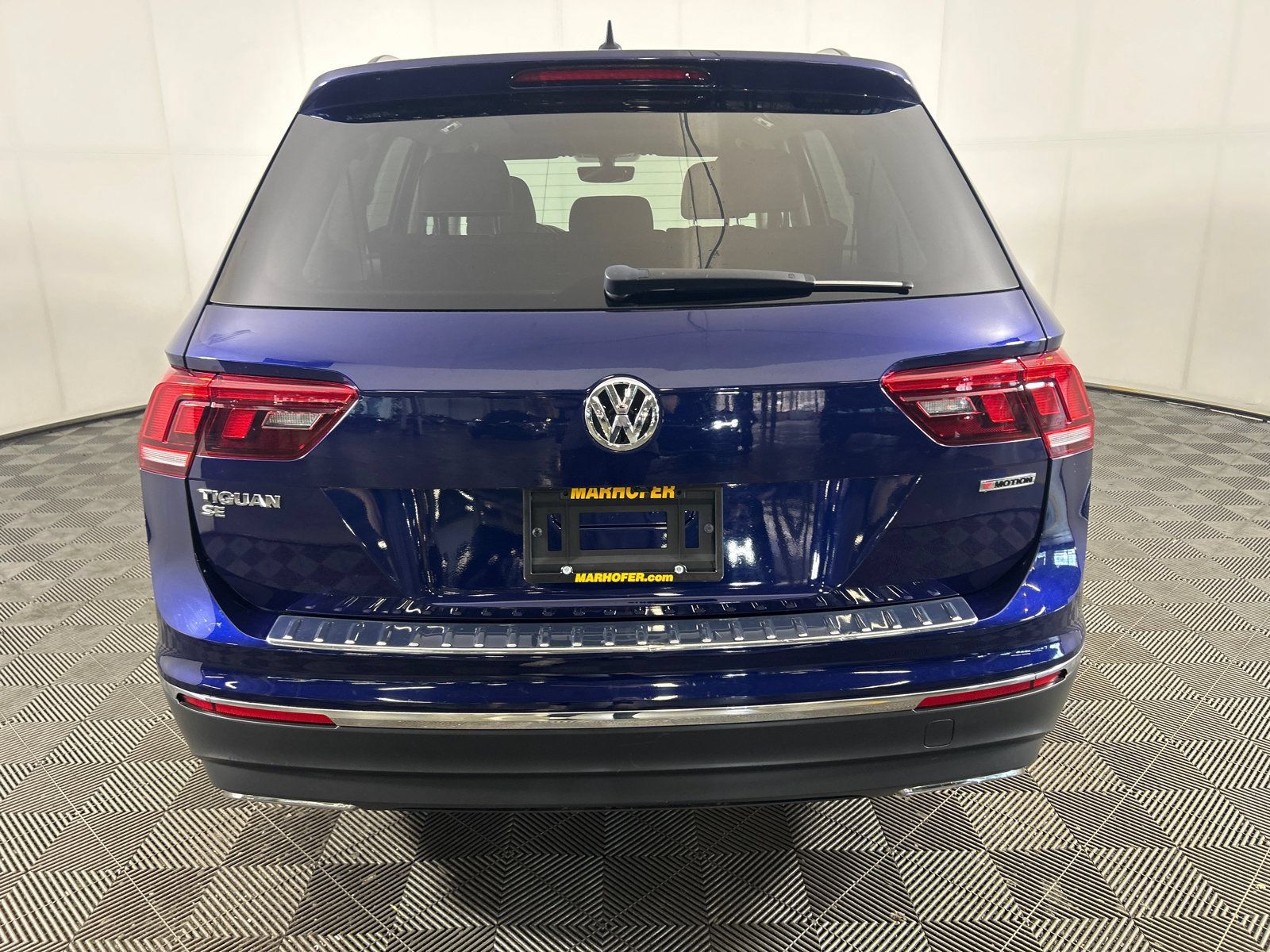 Used 2021 Volkswagen Tiguan SE w/ Panoramic Sunroof Package AWD/4WD image 4