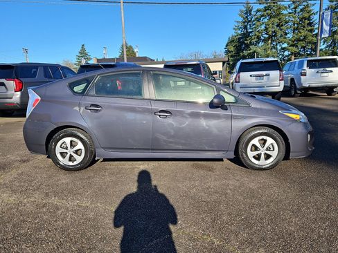 Used 2014 Toyota Prius Two image 6