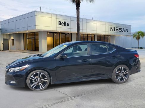 Used 2021 Nissan Sentra SR FWD image 2