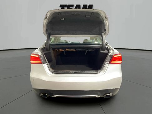 Used 2017 Nissan Maxima SR w/ Midnight Edition image 6