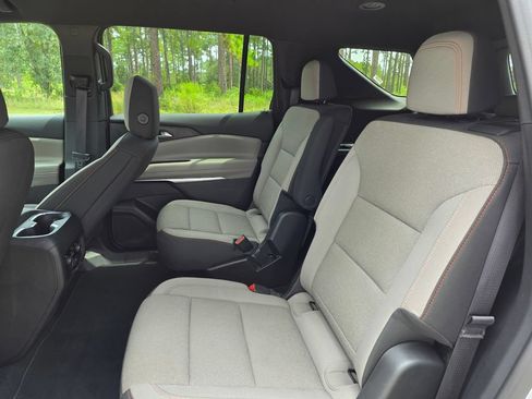 Used 2026 Chevrolet Traverse LT w/ Driver Confidence Package FWD image 16