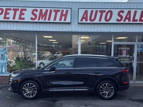 Used 2020 Lincoln Corsair Sport Utility 4D w/ Equipment Group 101A image 2