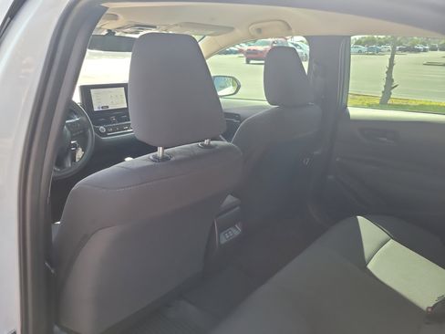 Used 2025 Toyota Corolla LE FWD image 12
