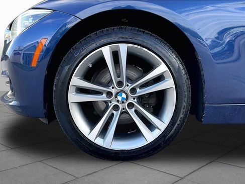 Used 2018 BMW 330i xDrive Sedan w/ Convenience Package AWD/4WD image 10