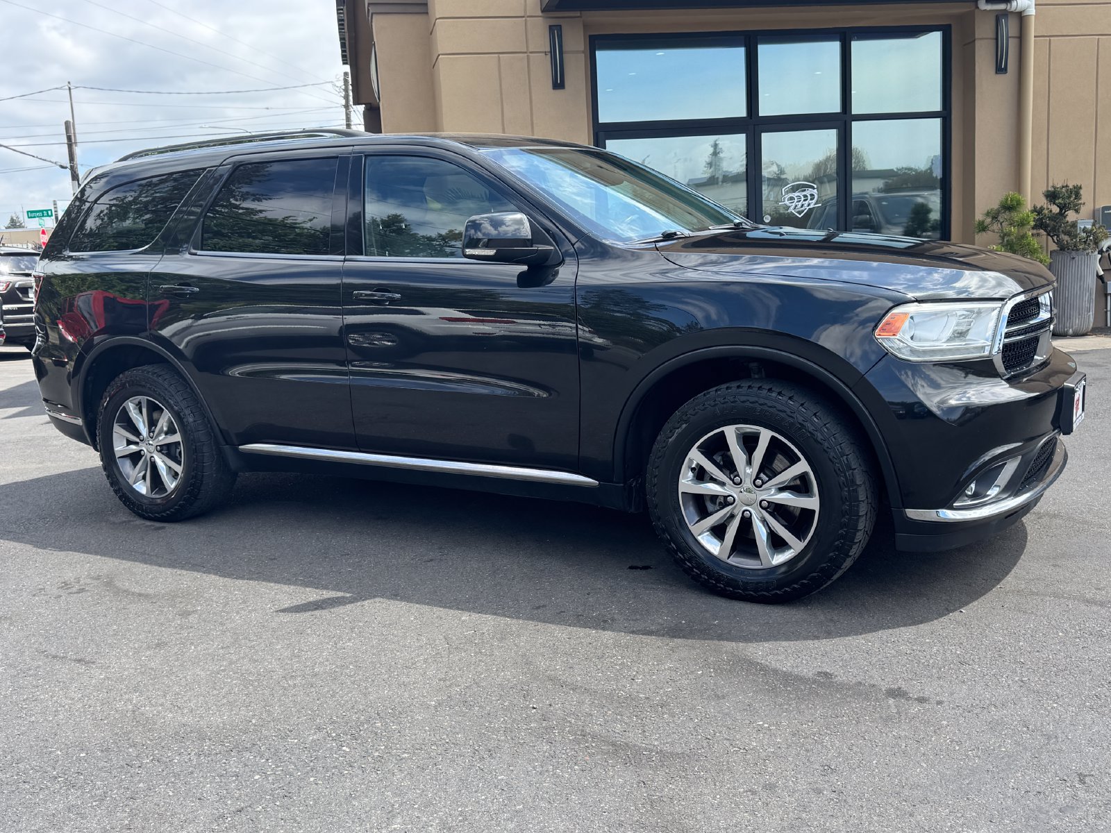 Used 2016 Dodge Durango Limited w/ Nav & Power Liftgate Group AWD/4WD image 1