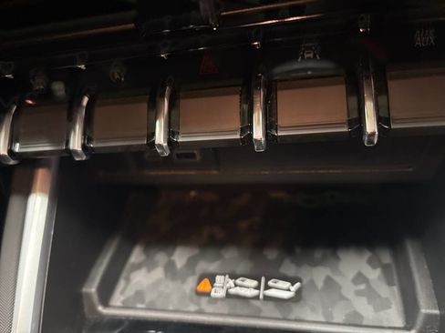 Used 2025 Chevrolet Colorado Z71 w/ Z71 Convenience Package 2 image 16