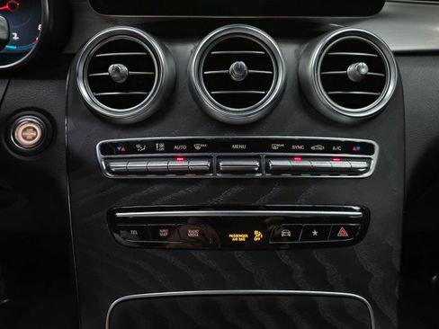 Used 2021 Mercedes-Benz GLC 300 4MATIC image 28