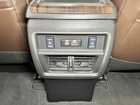 Used 2024 Nissan Murano Platinum w/ Cargo Package AWD/4WD image 23