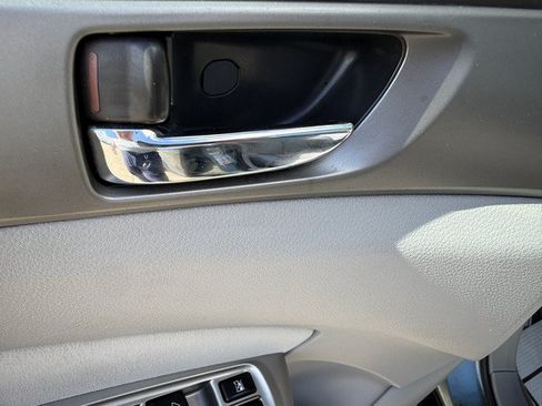 Used 2009 Subaru Forester 2.5X Limited AWD/4WD image 14