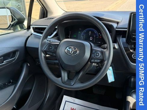 Used 2026 Toyota Corolla LE FWD image 14