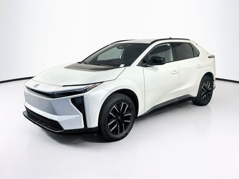 Used 2026 Toyota bZ FWD image 3