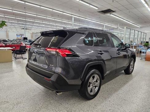 Used 2023 Toyota RAV4 XLE AWD/4WD image 4