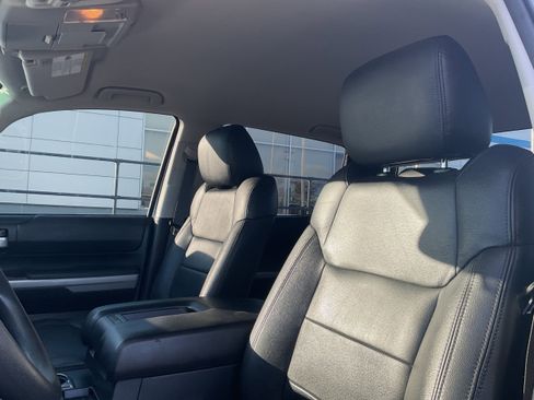 Used 2018 Toyota Tundra SR5 image 6