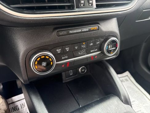 Used 2020 Ford Escape SE FWD image 33