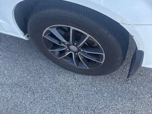 Used 2016 Dodge Grand Caravan SE FWD image 7