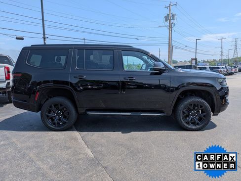 Used 2024 Jeep Wagoneer Series II AWD/4WD image 3