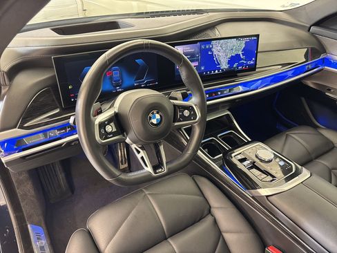 Used 2025 BMW 740i xDrive AWD/4WD image 4