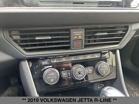 Used 2019 Volkswagen Jetta R-Line FWD image 31